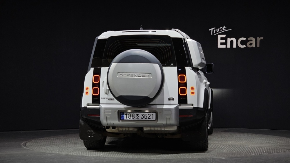 Land rover Defender (L663)