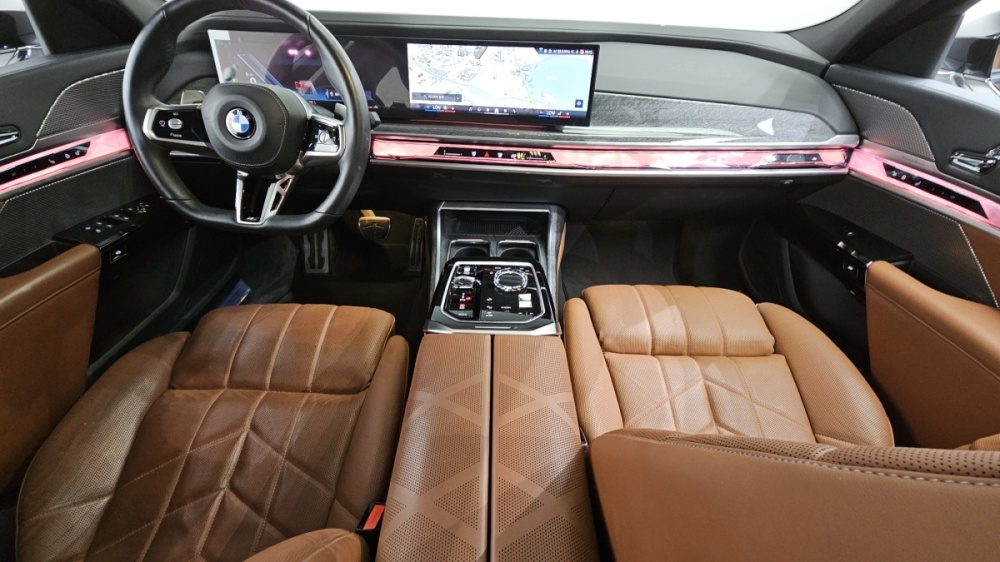 BMW 7 Series (G70)