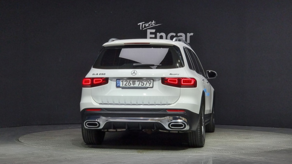 Mercedes-Benz GLB-Class X247