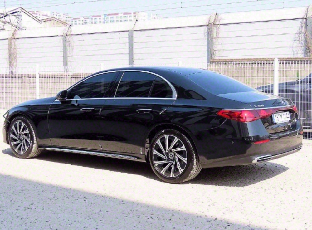 Mercedes-Benz E-Class W214