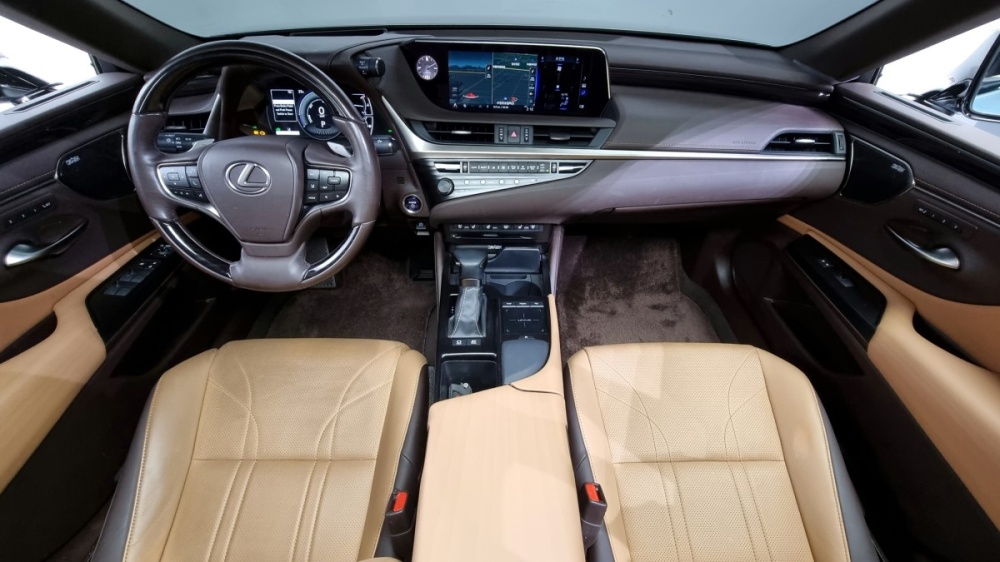 Lexus ES300h 7th generation