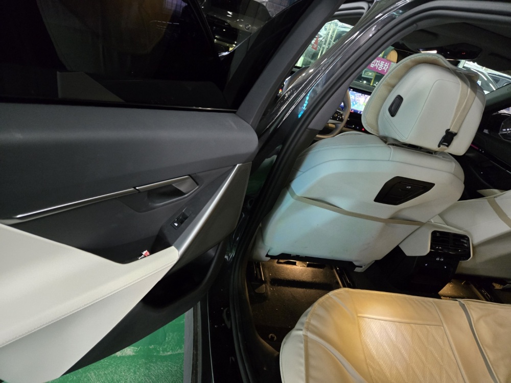 BMW 5 Series (G60)