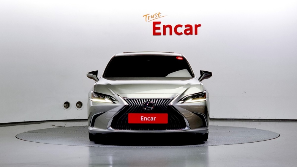 Lexus ES300h 7th generation