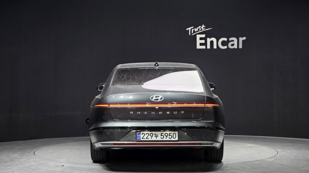 Hyundai Grandeur (GN7)