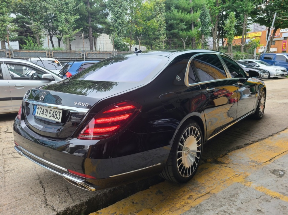 Mercedes-Benz S-Class W222