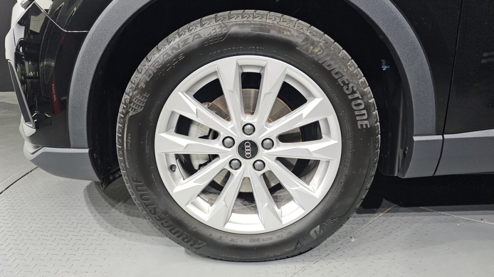 Audi Q3 (F3)