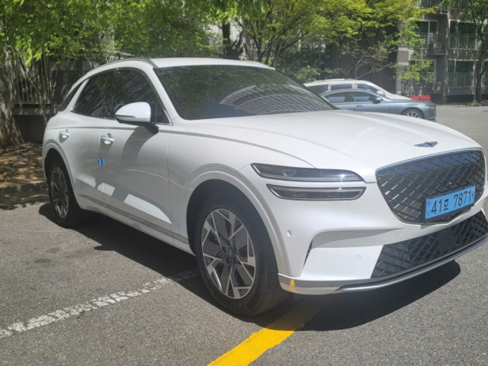 Genesis Electrified GV70