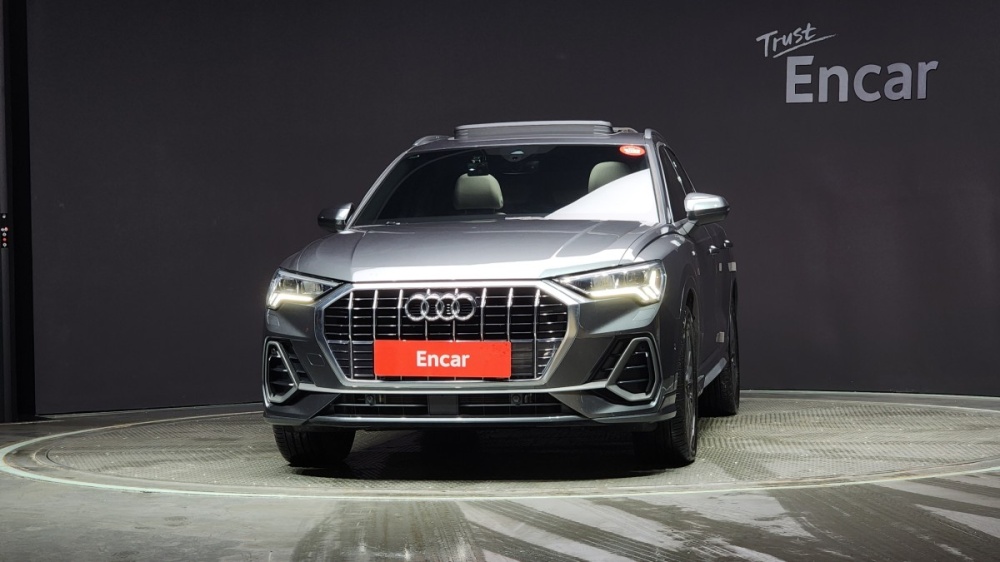 Audi Q3 (F3)
