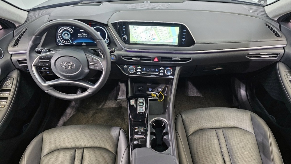 Hyundai Sonata (DN8)