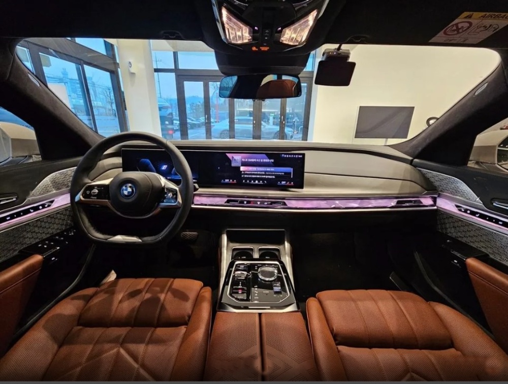 BMW i7 (G70)