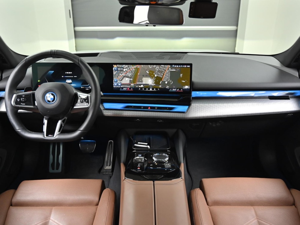 BMW i5 (G60)