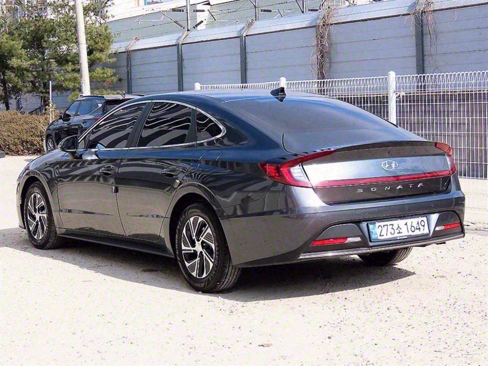 Hyundai Sonata Hybrid (DN8)