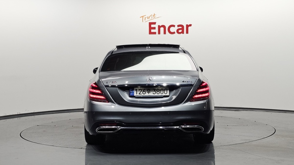 Mercedes-Benz S-Class W222