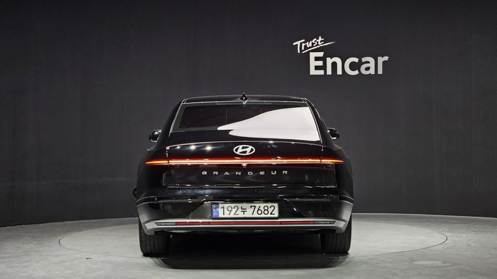 Hyundai Grandeur (GN7)