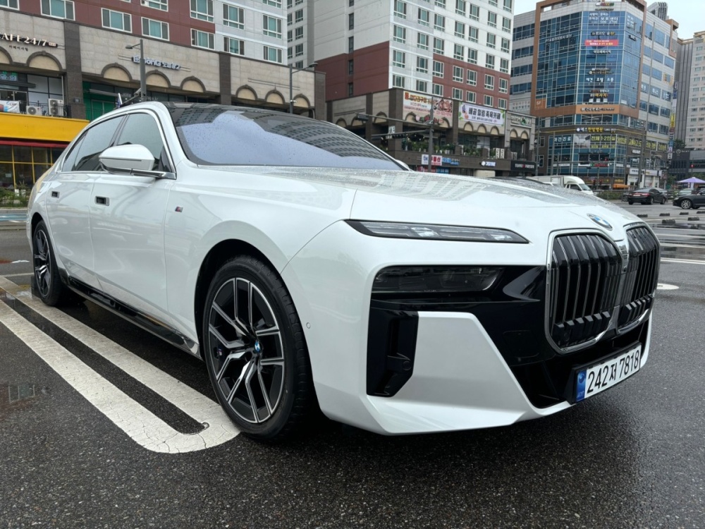 BMW 7 Series (G70)