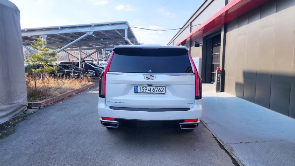 Cadillac Escalade 5th Gen