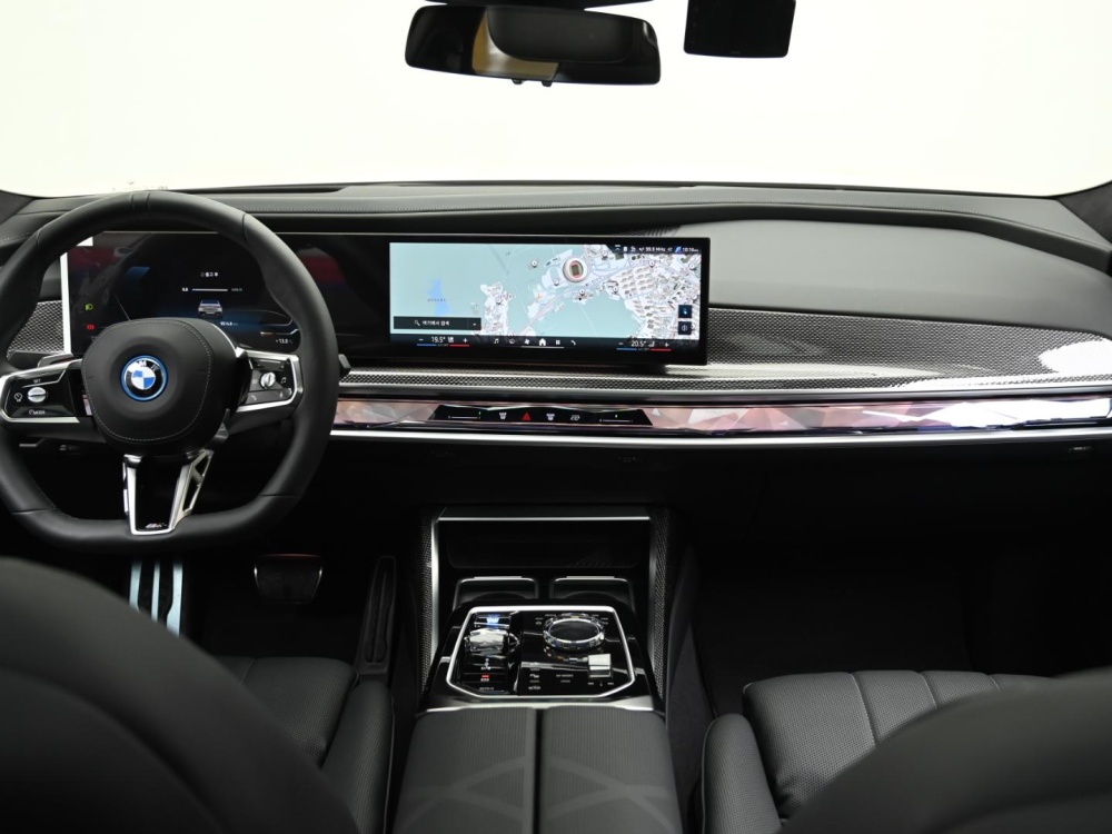 BMW i7 (G70)