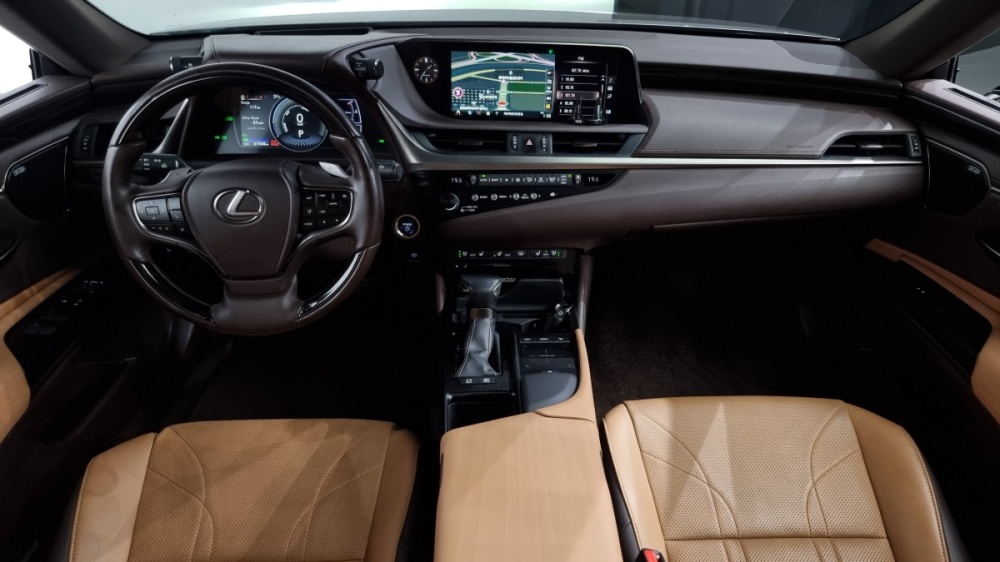 Lexus ES300h 7th generation