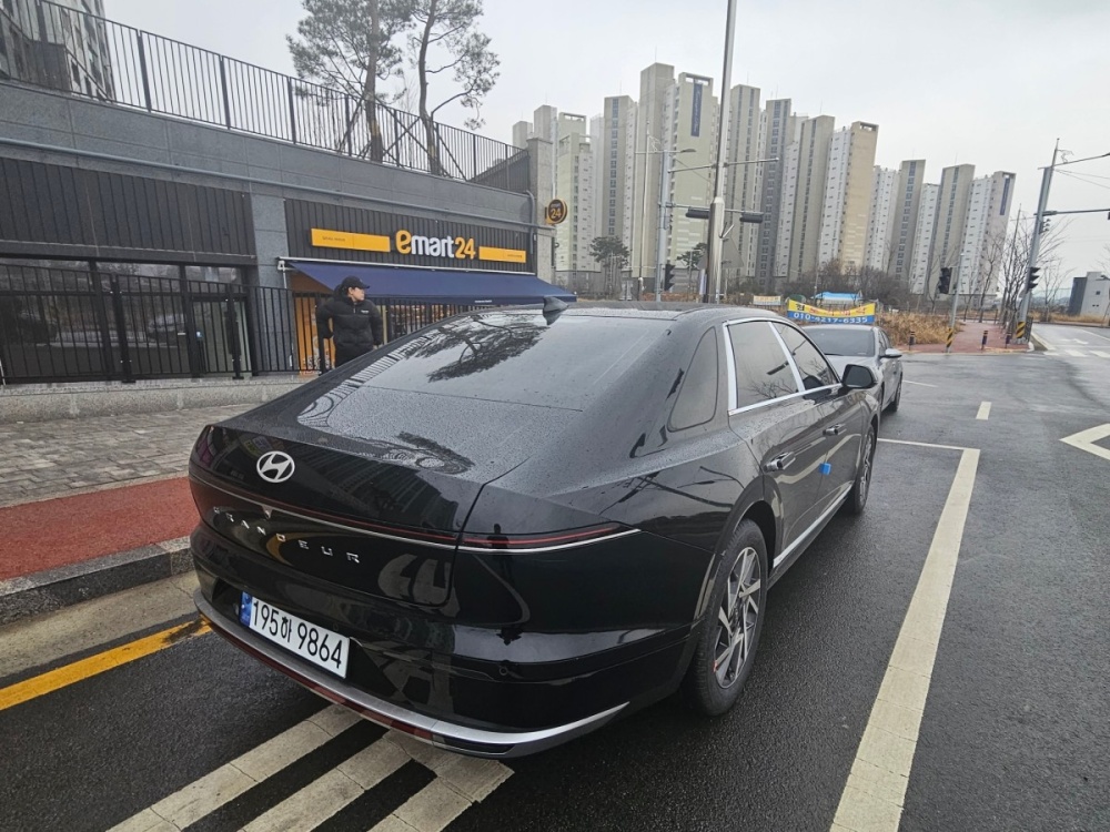 Hyundai Grandeur (GN7)