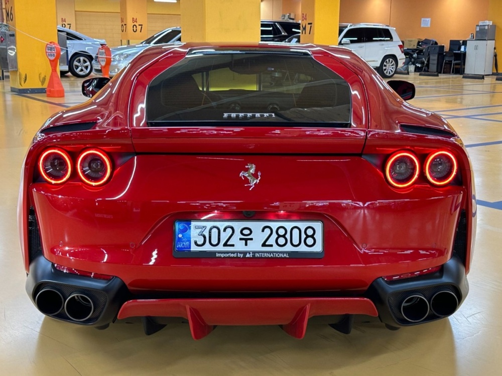 Ferrari 812 super fast