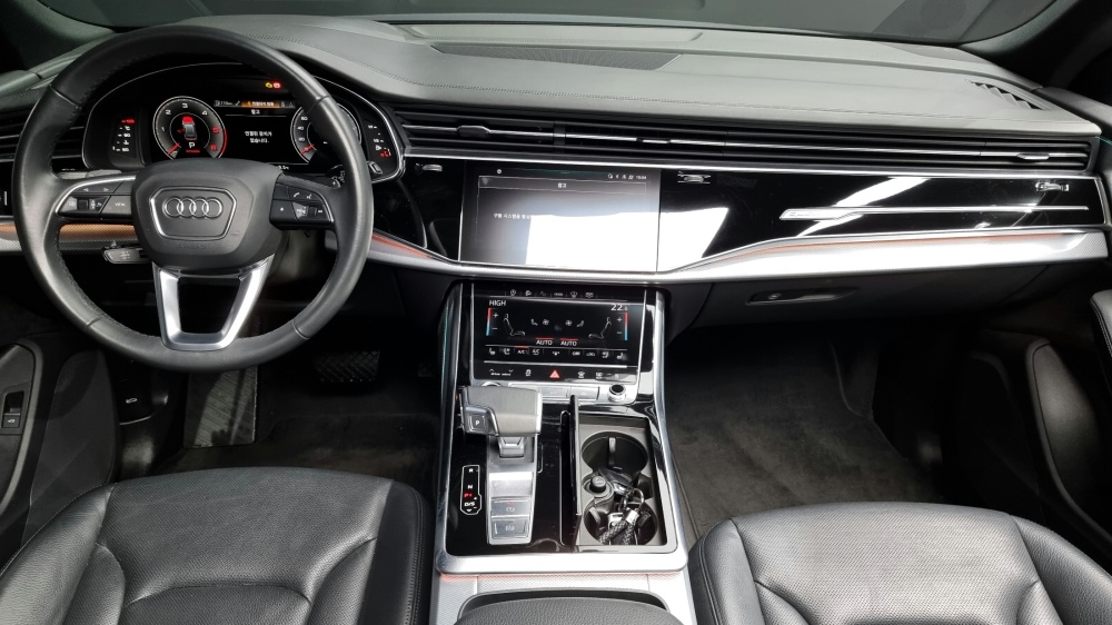 Audi Q8 (4M)