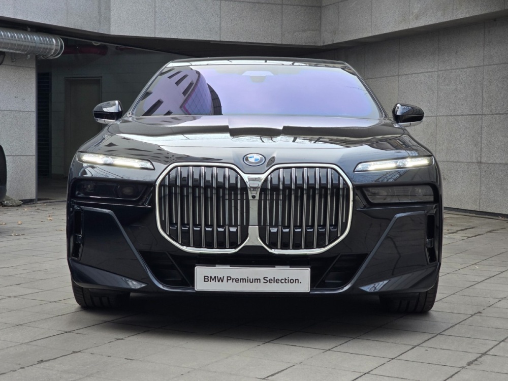 BMW 7 Series (G70)