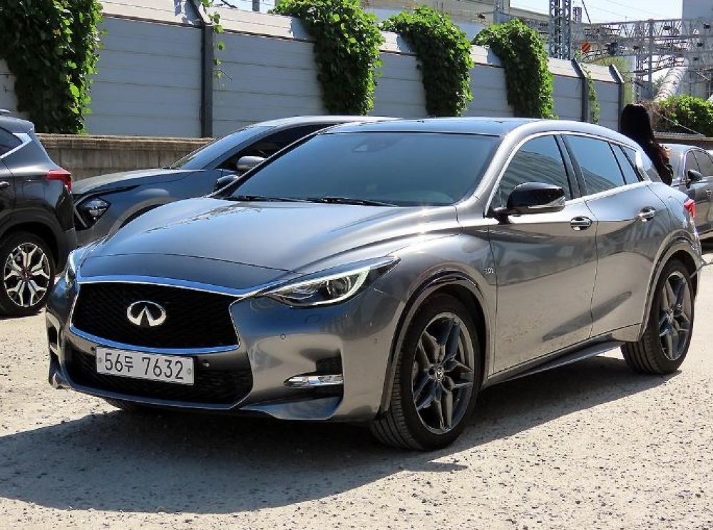 Infinity Q30