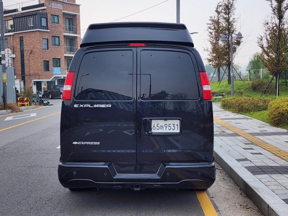 Chevrolet Express Van