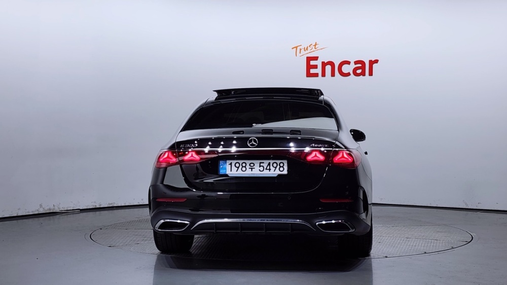 Mercedes-Benz E-Class W214