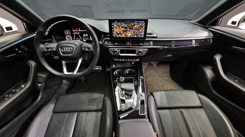Audi A4 (B9)