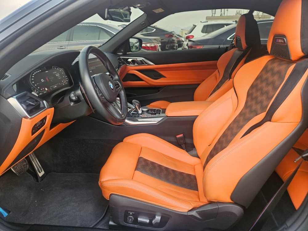 BMW M4 (G82)