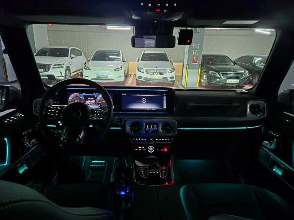 Mercedes-Benz G-Class W463b