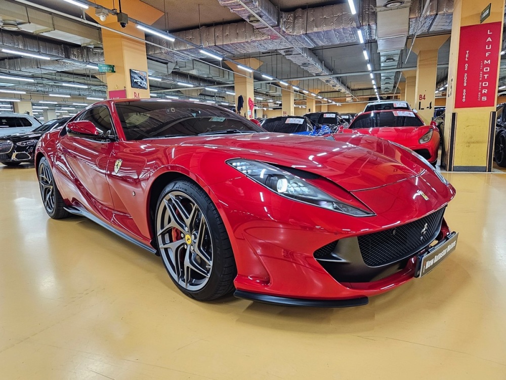 Ferrari 812 super fast