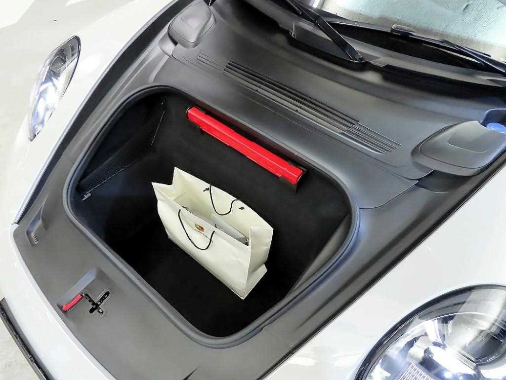 Porsche 911 (992)