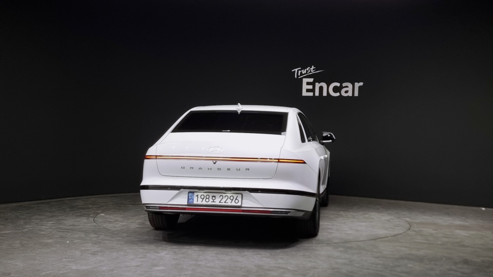 Hyundai Grandeur Hybrid (GN7)
