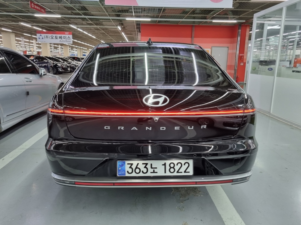 Hyundai Grandeur (GN7)