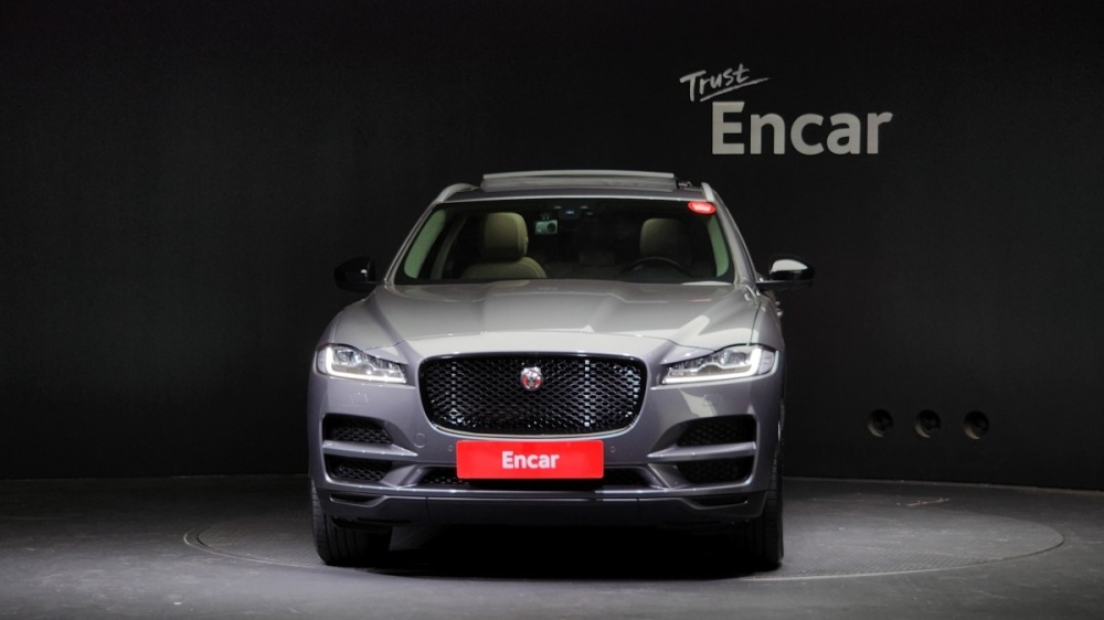 Jaguar F-PACE