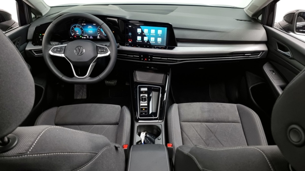 Volkswagen golf 8th generation