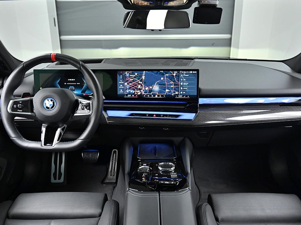 BMW i5 (G60)