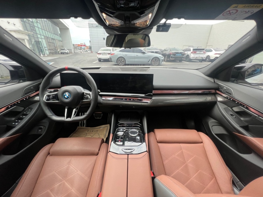 BMW i5 (G60)