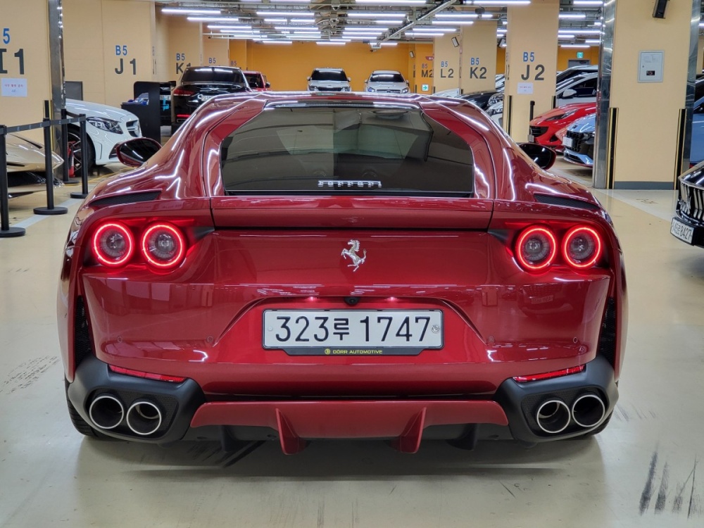 Ferrari 812 super fast