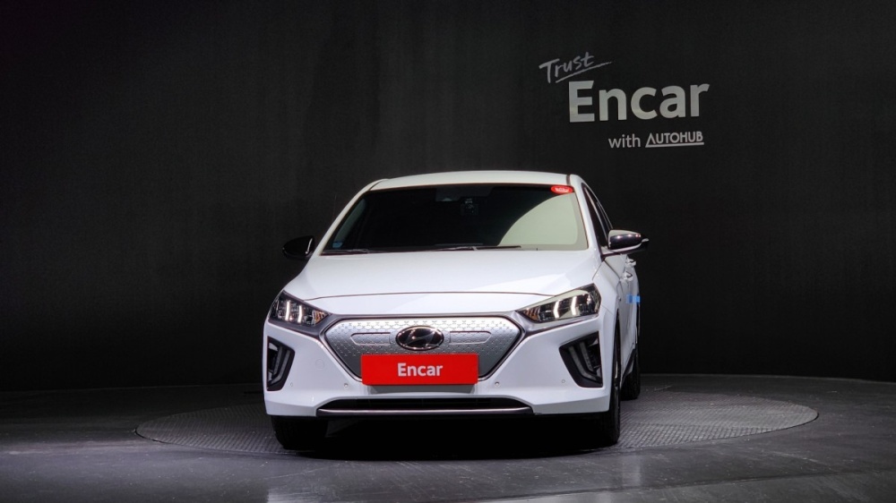 Hyundai The new Ioniq electric