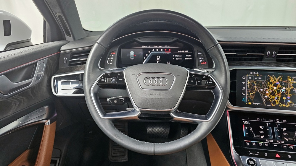 Audi A6 (C8)