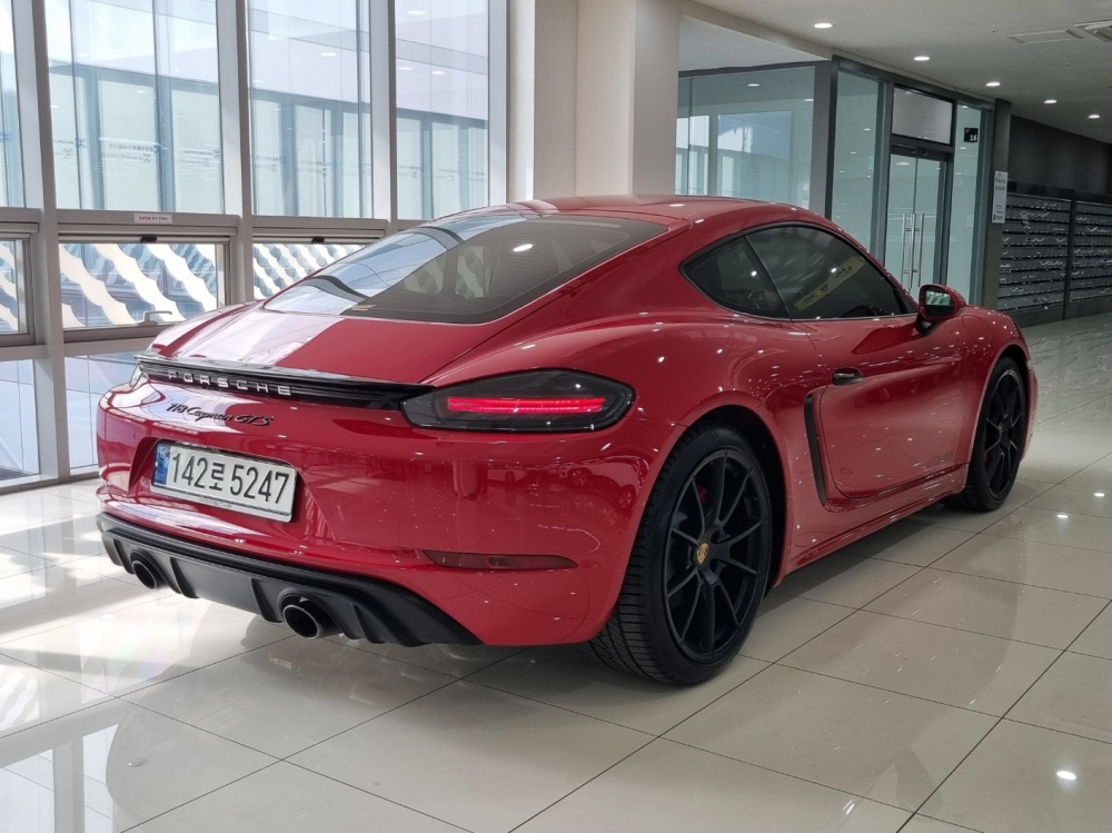 Porsche 718 Cayman