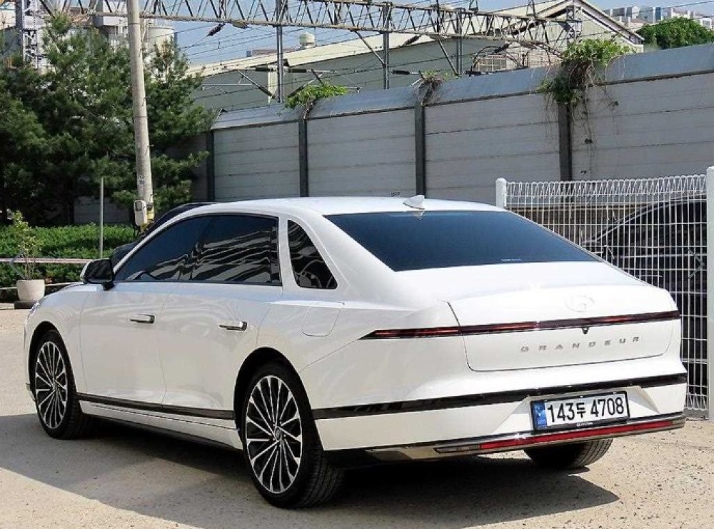 Hyundai Grandeur (GN7)