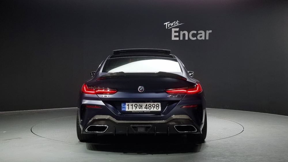 BMW 8 Series (G15)