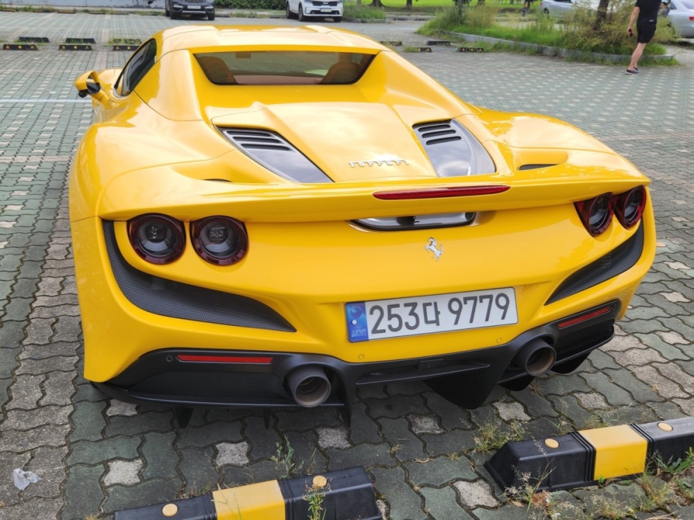 Ferrari F8 Spider