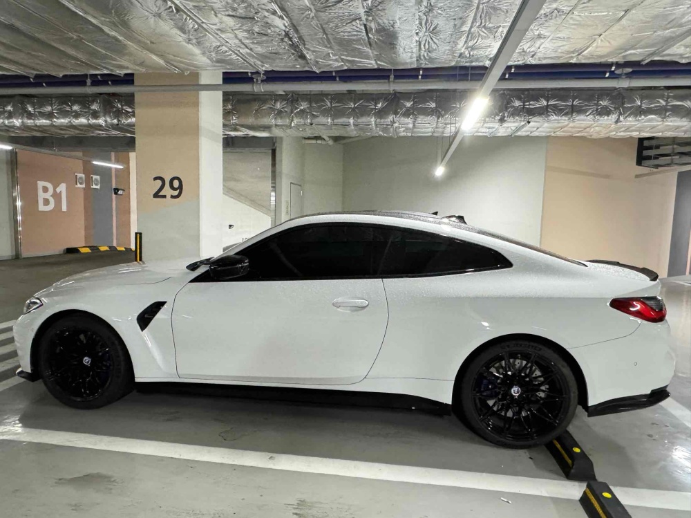 BMW M4 (G82)