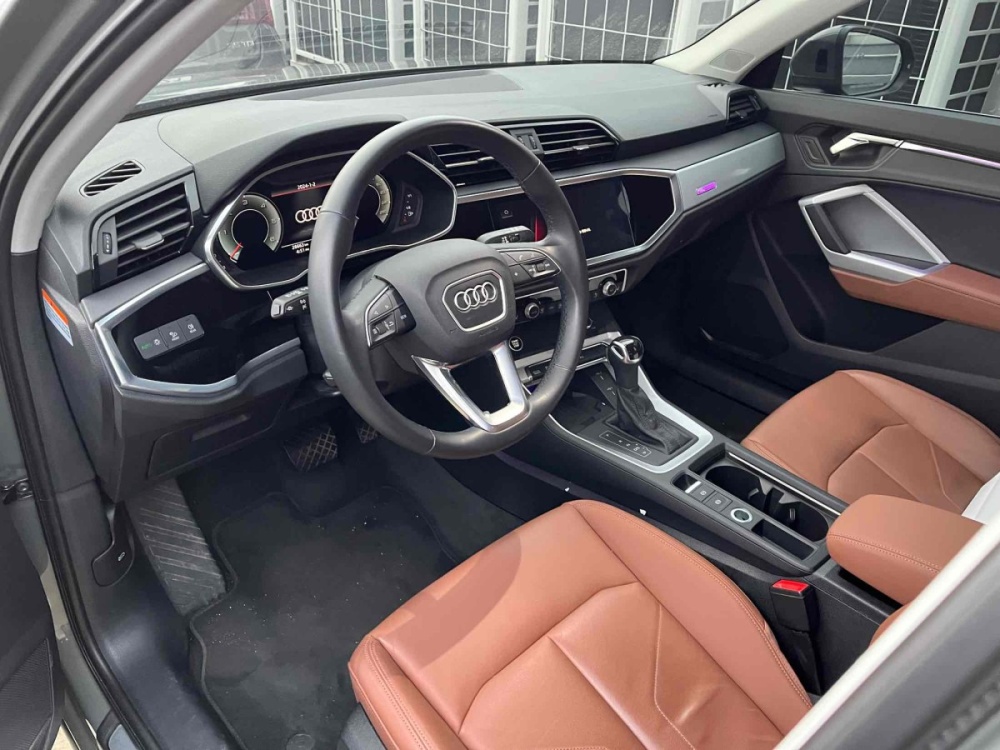 Audi Q3 (F3)