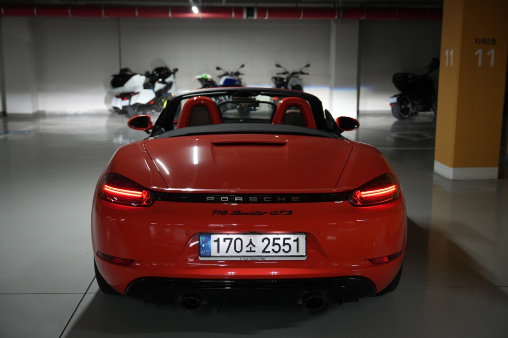 Porsche 718 boxster